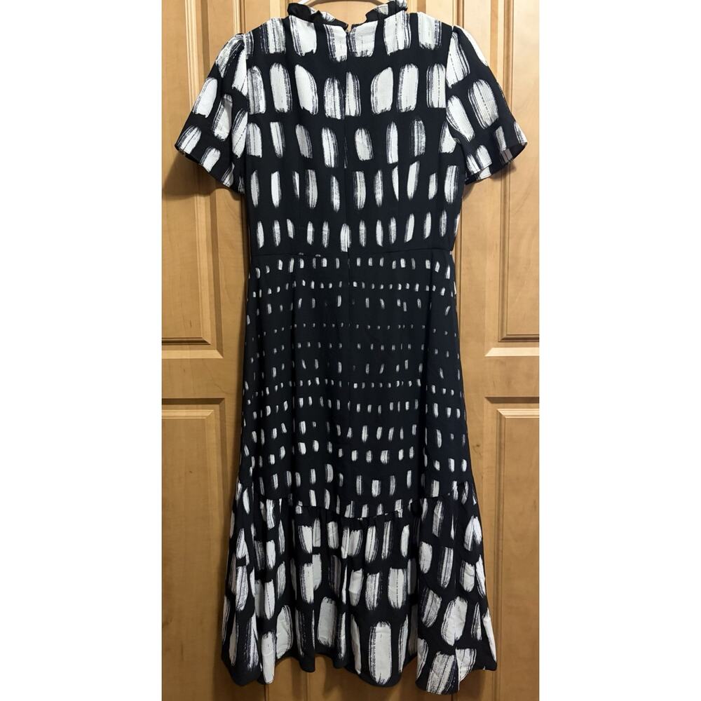 Maggy London Black White Abstract Sheath Mock Neck Knee Chiffon Dress 4 - Picture 6 of 6